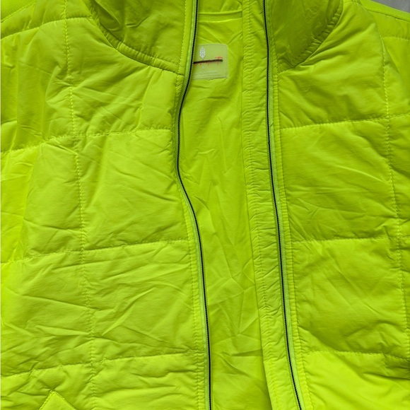 Free People Movement Pippa Packable Puffer Jacket Small highlighter Neon NWT - Picture 3 of 3